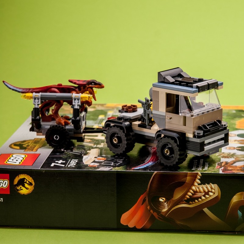 Lego 76951 Dino Truck