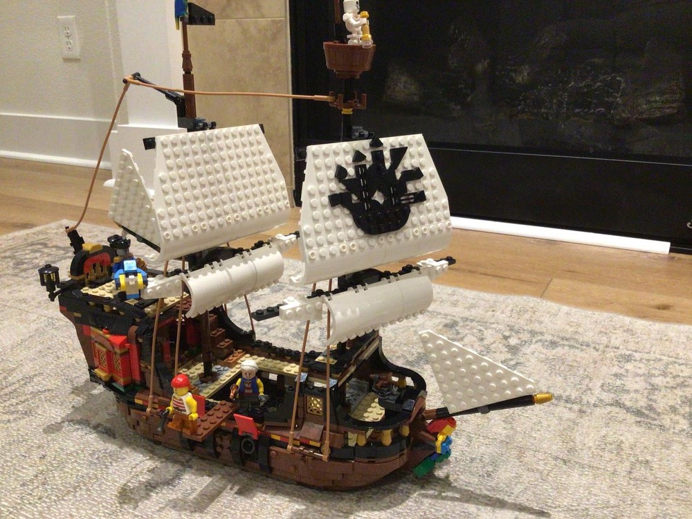 Lego Beholder - alternate sail symbol for 31109