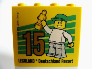 Lego Brick 2 x 4 x 3 with Besuchsmeister 15 Gold 2015 Legoland Deutschland Resort Pattern