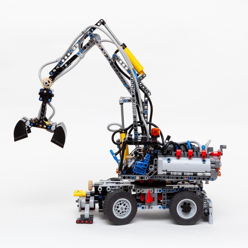Lego Caterpillar M322D wheel excavator (42043 C-model)