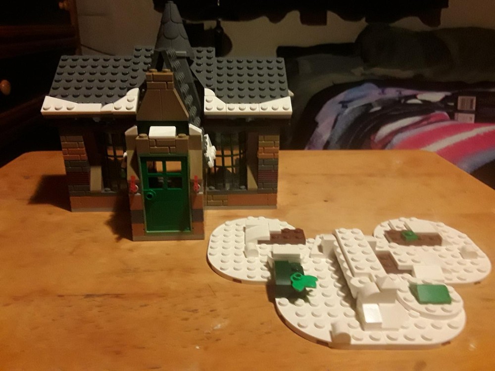 Lego Hogsmead Shop and Snow Field