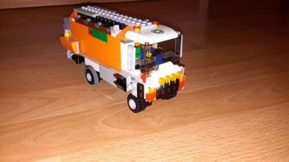 Lego 60118 Moving Truck With Ramp