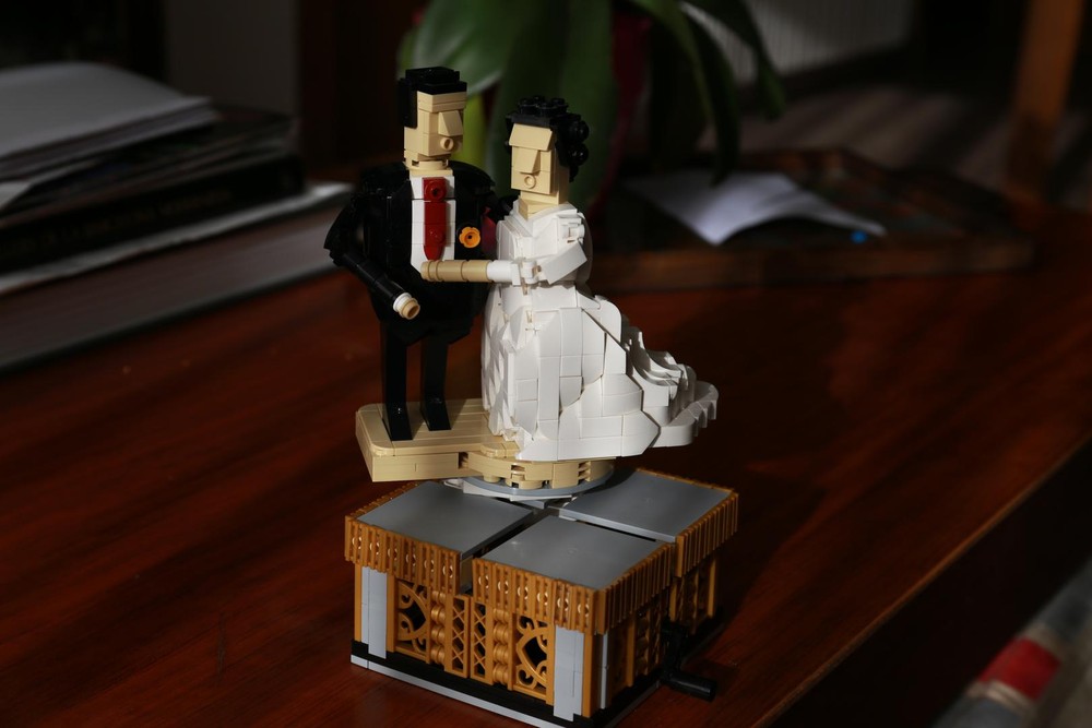 Lego Dancing Newlyweds