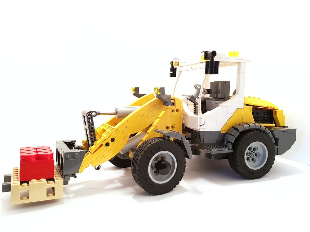 Lego RC Liebherr L506 compact wheel loader