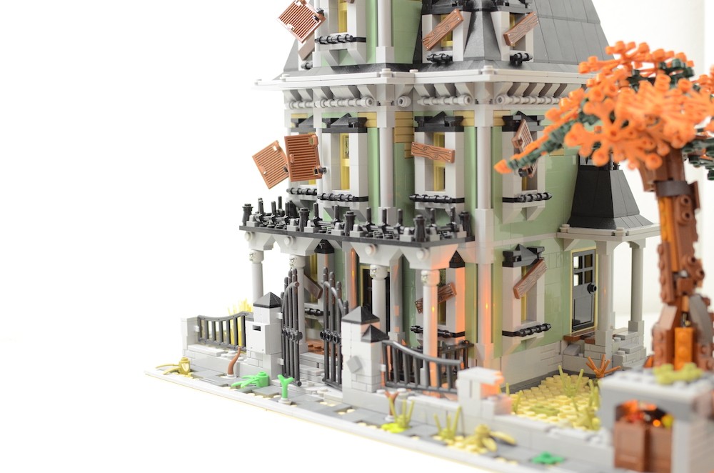 Lego Modular Base 10228 Haunted House