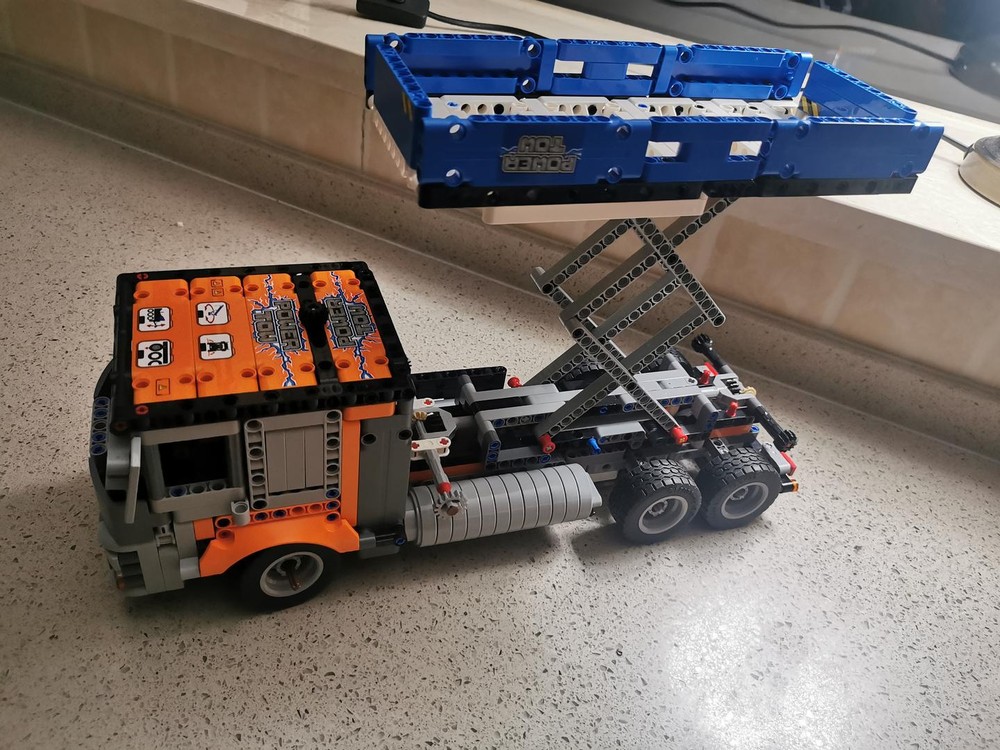 Lego Scissors Lift Truck