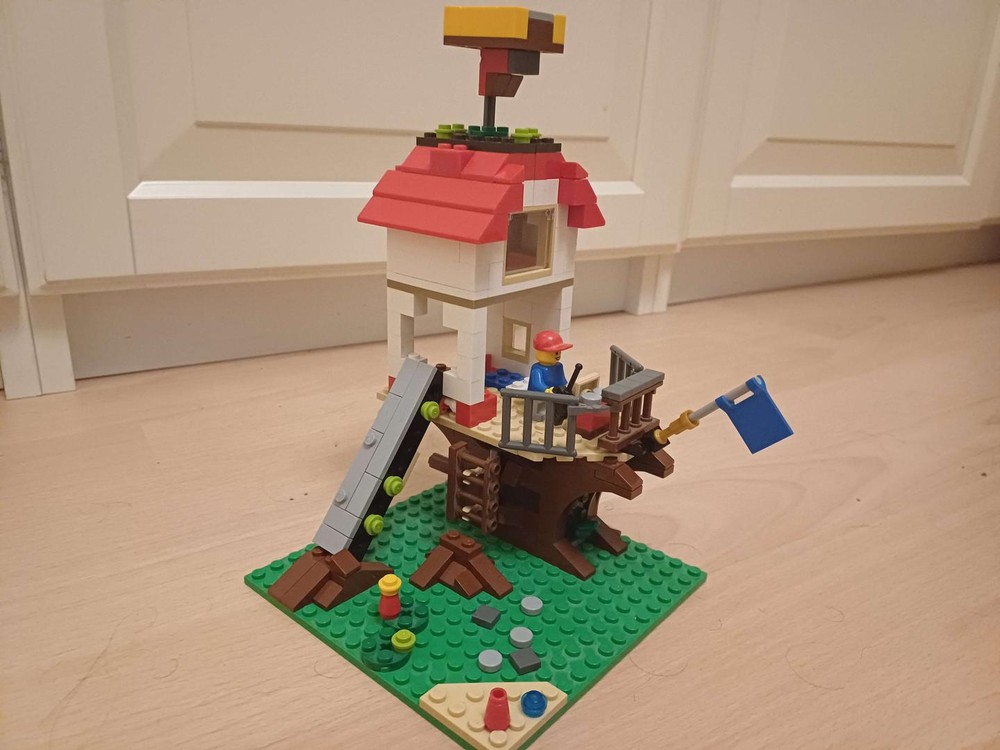 Lego Pirate's Treehouse