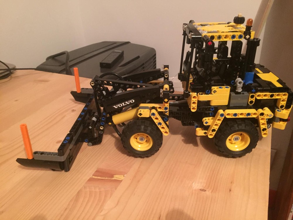 Lego 42053-B model snow scraper