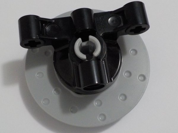 Lego Technic, Steering Axle with 2 Pin Holes and 2 Arms with Axle Holes without Slots (Reinforced) with Light Bluish Gray Brake Rotor 3 Pin Holes Round (65766 / 35189)