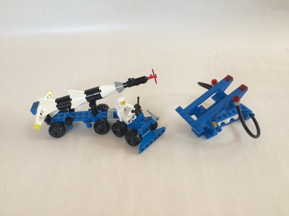 Lego Rocket Fuel & Launch Station with Long Carrier