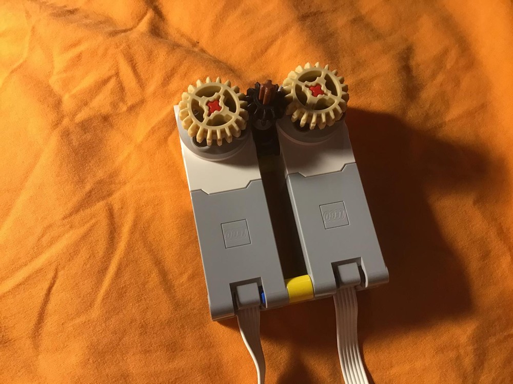 Lego MINDSTORMS 51515 motor power duplicator